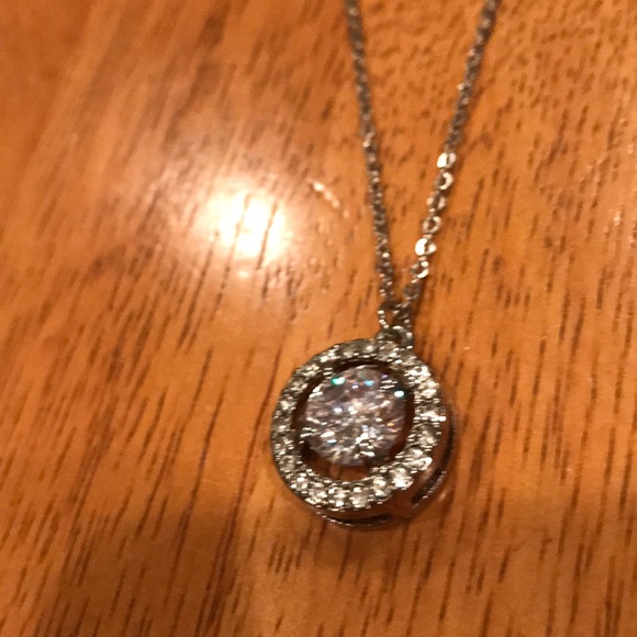 New York and company necklace - Picture 4 of 4